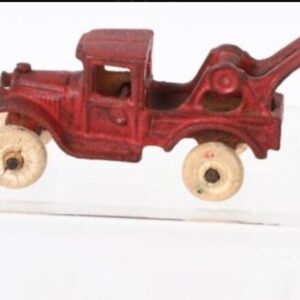 VINTAGE Arcade Cast Iron Red Wrecker Toy Dent Kenton