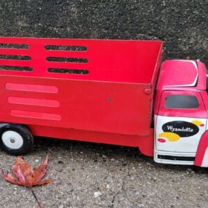 Vintage 1950s WYANDOTTE Toy Stake Livestock Farm Truck Steel X-207 Red 16”