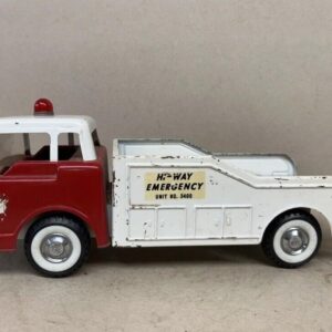 VINTAGE 1960s NYLINT FORD HI-WAY PRESSED STEEL EMERGENCY TOW TRUCK #1136