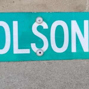 57_5e976b9f-bfd6-4c6d-942f-54ddbbcac4e3.jpg Gholson Drive Metal Street Sign Green 6" X 24" Vintage Reflective RARE Cave