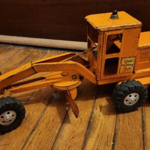 57_6154c983-642e-4b61-a7d7-28c3ea4b407e.jpg VINTAGE ORANGE TONKA STATE HIGHWAY DEPARTMENT ROAD GRADER Collectible Toy Decor