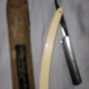 Vintage Robeson Sure Edge Straight Razor & Sheath Nice Seperator