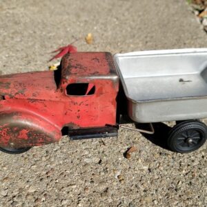 1930s Wyandotte All Metal Toys PRESSED STEEL DUMP TRUCK 10”