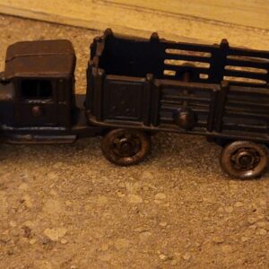VINTAGE 1930S CAST IRON TOY TRUCK AND STAKEBED TRAILER Arcade Dent Kenton