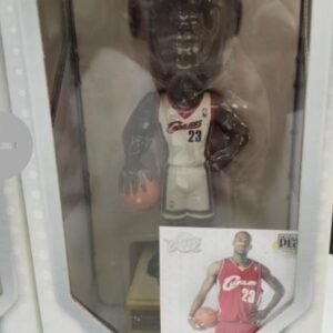 57_9018171e-0225-4f44-a268-1319b01d1555.jpg Lebron James 2003 Upper Deck Bobble Head and Rookie Card Premium Play Makers NIB