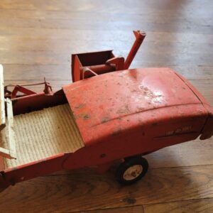Vintage! Tru-Scale 1:16th Scale Metal Red Farm Toy Combine