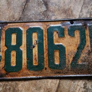 VINTAGE INDIANA LICENSE PLATE RARE 1920 - ORIGINAL PAINT  ANTIQUE WALL DECOR '20