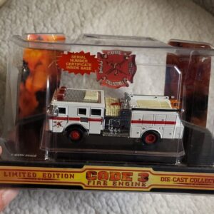CODE 3 1/64 WHITE SEAGRAVE CITY OF DENVER FIRE TRUCK NEW DFD
