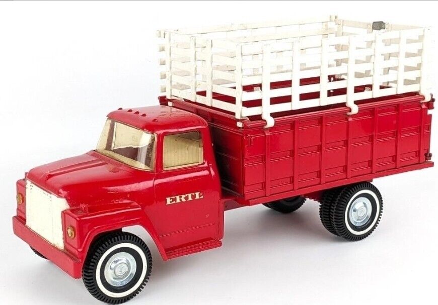 Vintage 1/16 Ertl IH Loadstar Grain & Livestock Farm Truck 1413 Barn Man Cave