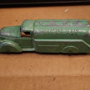 Tootsie Toys Vintage 1940's Green Metal Sinclair Gasoline Tanker Truck Toy Car