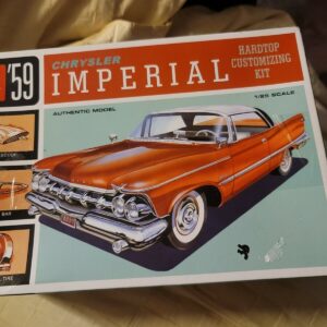 AMT 1/25 1959 Chrysler Imperial Model Kit AMT1136 Plastics READ DESC