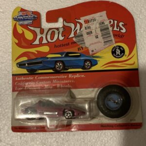 1992 Hot Wheels Silhouette 5715 25th Anniversary Metallic Pink