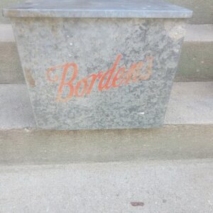 Vintage BORDENS Dairy Elsie Cow  Metal Milk Box Front Porch Cooler sign Advertis