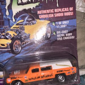 57_ccec4f86-f9f8-4312-8fa8-f690e2731b54.jpg Johnny Lightning Haulin' Hearse Fright'ning Lightnings #411-01 NRFP 1997 1:64