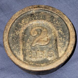 57_d207aa18-bfe8-45a3-b056-3c99778084b2.jpg Vintage One Pound Cast Iron Candy Scale Round Disc Weight 2lb lb