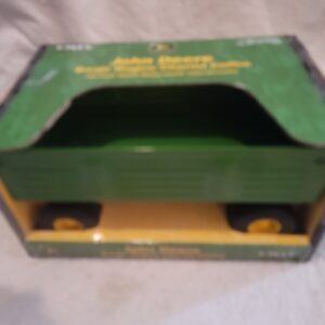 1/16th John Deere Barge Wagon / Trailer by ERTL 15203