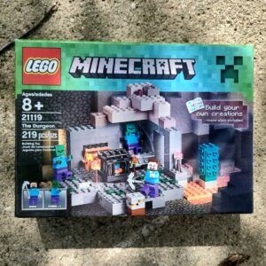 57_e1e22bda-9db6-48ec-a696-1aa6eb75ac8a.jpg LEGO Minecraft 21119 The Dungeon Box And Instructions