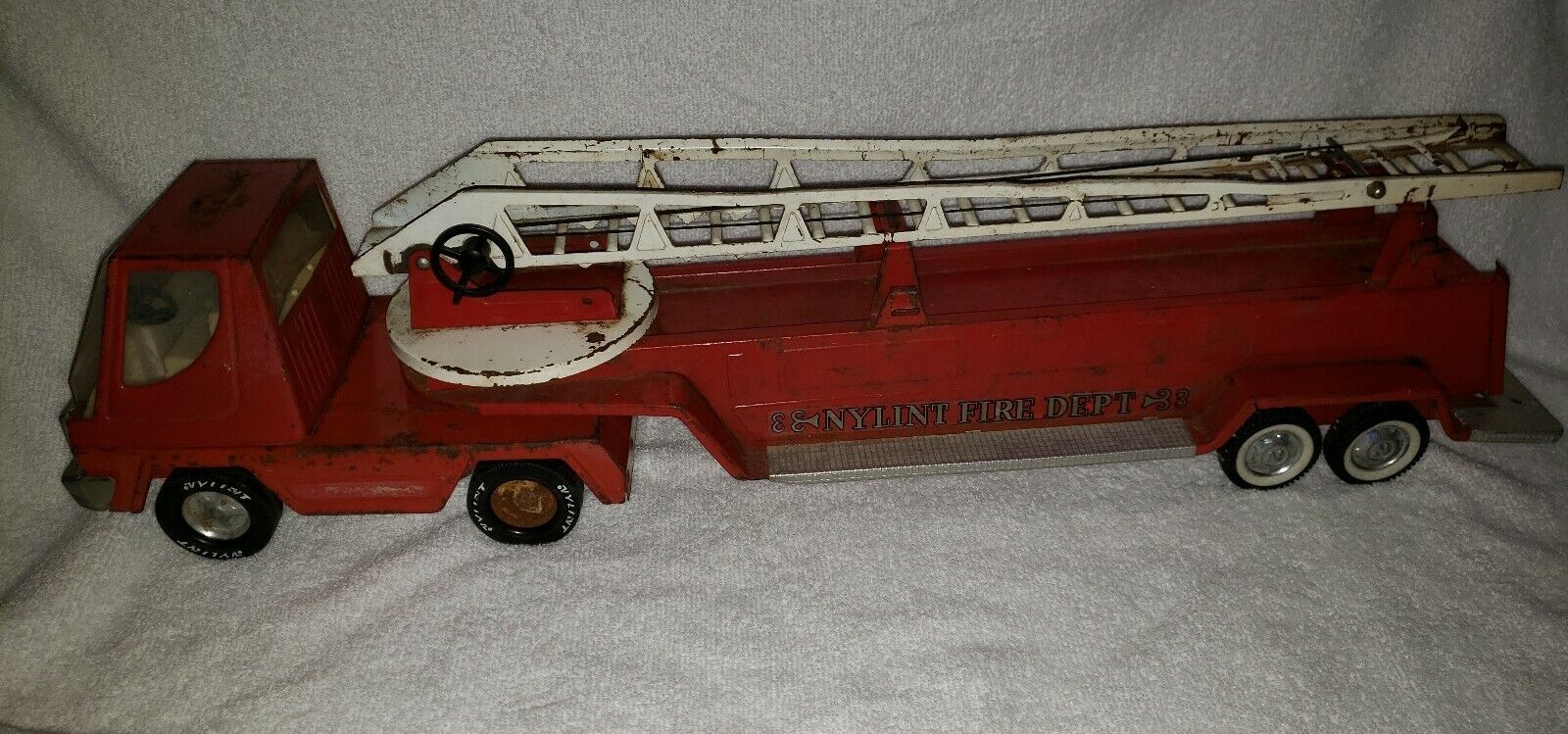1960s-70s NyLint Fire Dept. 33 Aerial Ladder Truck 29 Inches Pressed Steel Nice