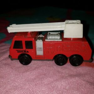 Vintage Mini Tonka firetruck 1993 in Good Condition With Double Extending Ladder