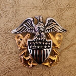 WWII WW2 US NAVY OFFICERS LARGE EAGLE HAT METAL MILITARY BADGE