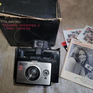 Polaroid, Land Camera Square Shooter 2 Type 88 film Vintage 1970s  Original Box