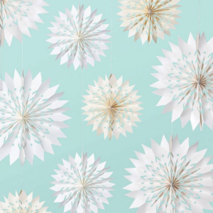 619461543.png Snowflake Garland Kit