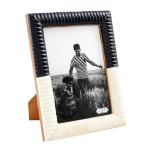 619938355.png Ribbed Bone 5x7 Frame