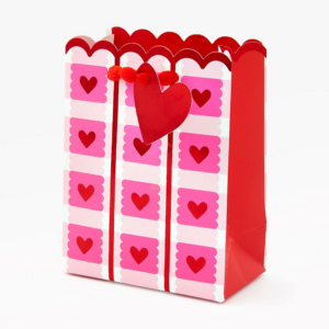 621220405.png SM Plaid Scalloped Heart Gift Bag